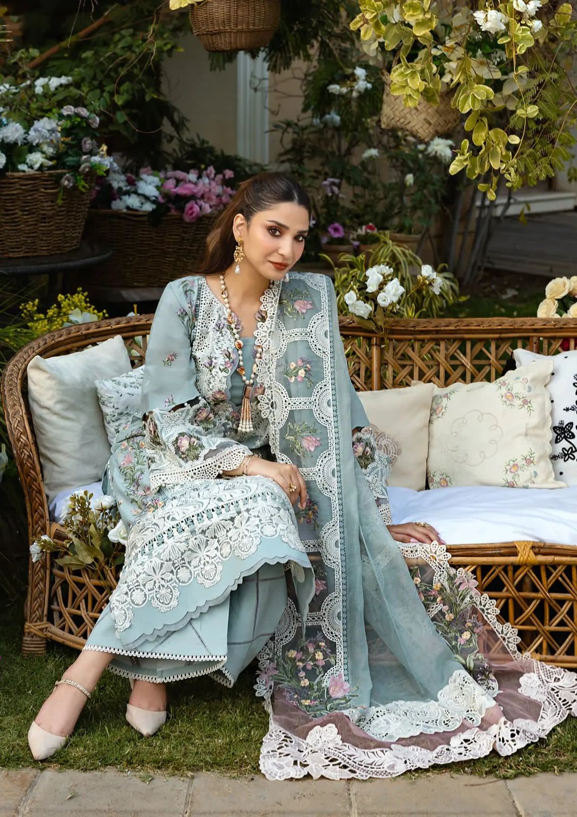 PRESENTING ELAAF – &nbsp;BRAND LUXURY PRIMEIUM EMBROIDERED CHICKEN KARI COLLECTIO