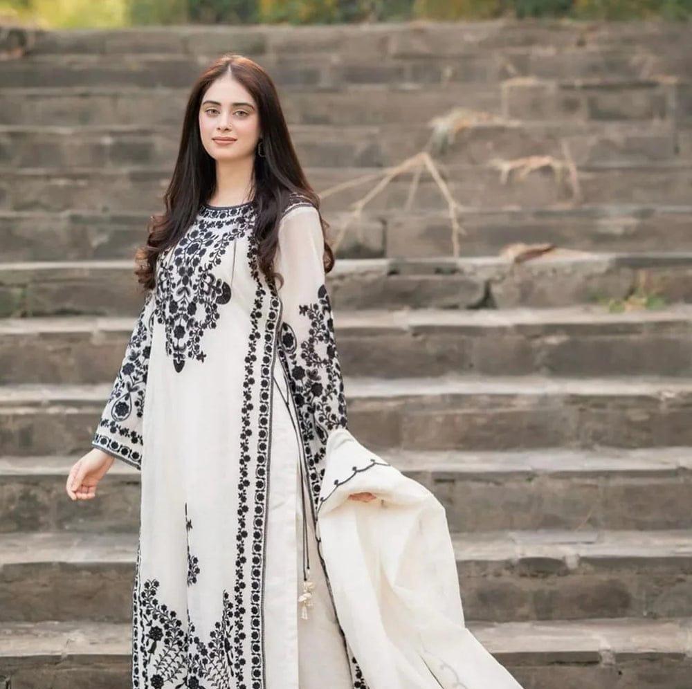 *PRESNETING AGHA NOOR MOST LUXURY EMBROIDERED HIT CODE* | DC Fre on Advance payment